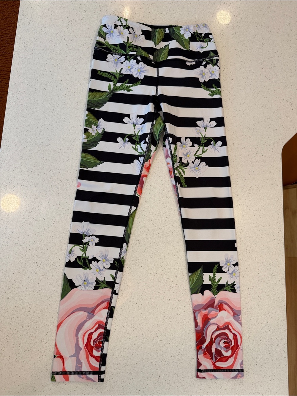 Women’s S Black & White Striped Floral Leggings Miami Fitwear